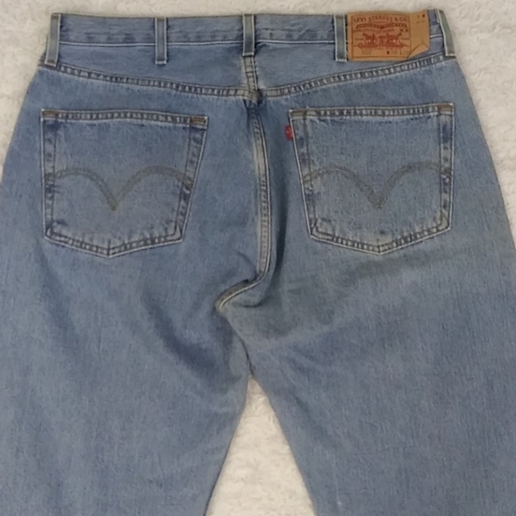 Levi's 501 Blue Light Wash Five Pocket Button Fly Mid Rise Straight Leg Jean - Picture 7 of 10